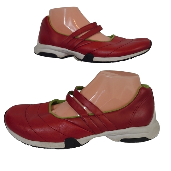EARTH Red Leather Mary Jane Slip On Comfort Walking Double Strap Flats Size 10 - Picture 1 of 12